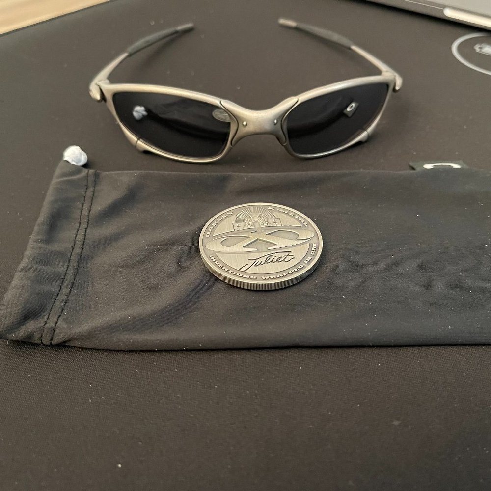 Metal Oakley Plasma Juliet with Black Mirrored lenses Polarized with Juliet coin